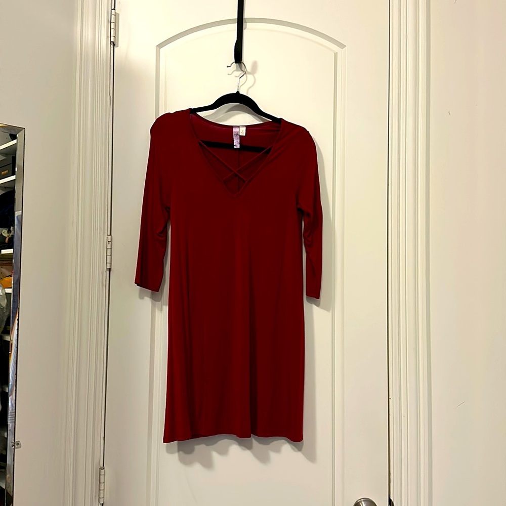 Scarlett red tshirt material dress top. Great with leggings.